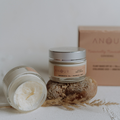 Vanity Wagon | Buy Anour Ginseng Day Cream SPF 20++ with Hyaluronic Acid & Arbutin